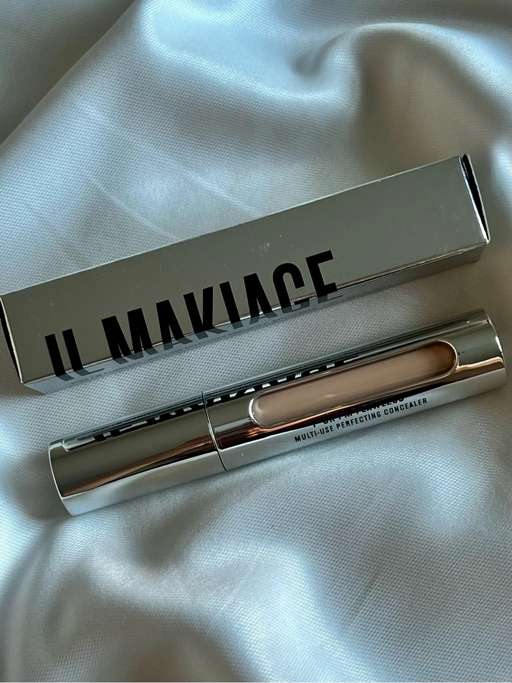 IL MAKIAGE  MULTI-USE PERFECTING CONCEALER